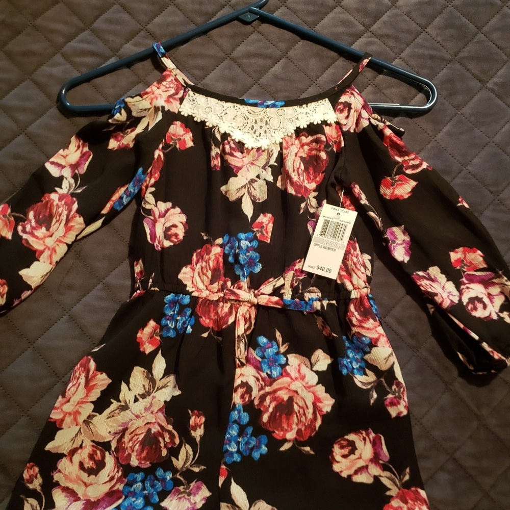 Girls xs (4/5) Romper